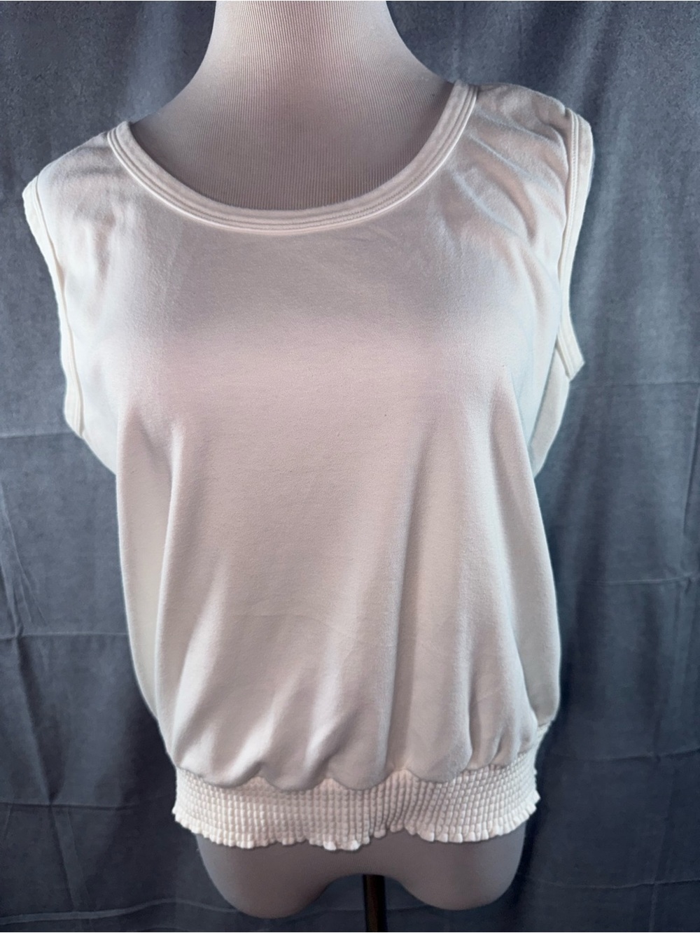 3226-Vicki Wayne Vintage Sleeveless Blouson Tank Top - White